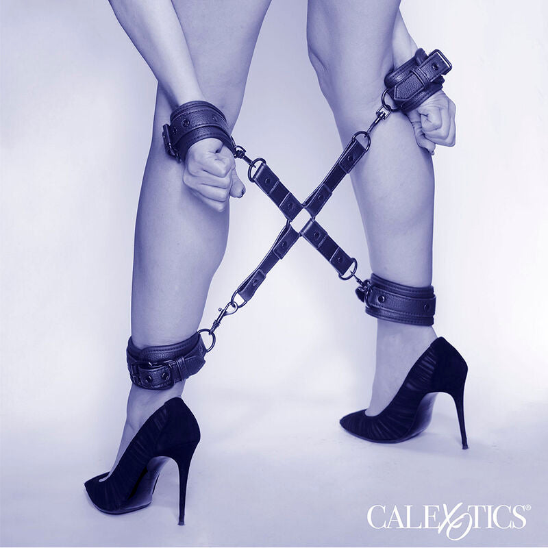 CALEXOTICS - NOCTURNAL HOG TIE CONNECTOR CUERO JUSTERBAR SORT