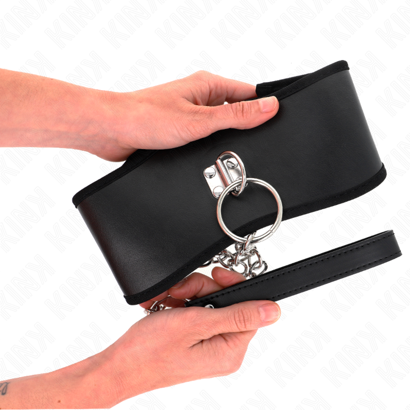 KINK - HALSKÆDE 65 CM MED BRED REM JUSTERBAR 40-55 CM X 10 CM