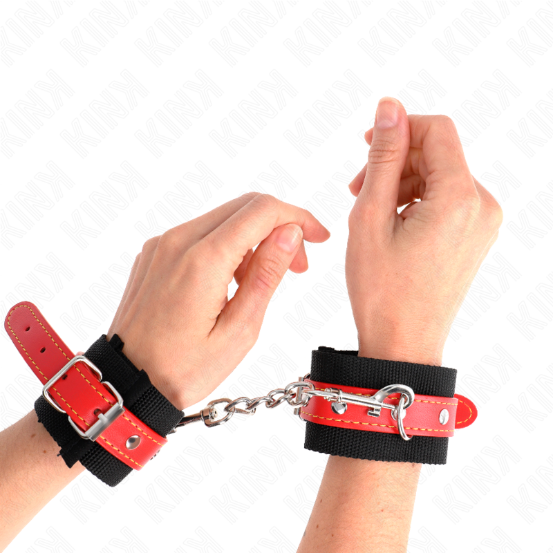 KINK - NYLON HÅNDLEDSBÆLGER SORT MED RØD LÆDERI JUSTERBAR 19-24 CM X 5,5 CM