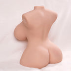 XISE - LILLE, STYKENDE REALISTISK TORSO MED KVINDELIG VIBRATION 40 CM