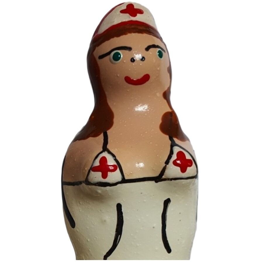 KONDOMERI - HÅNDMALEDE NYHEDSKONDOMER SYGEPLEJERS BRUNETTE