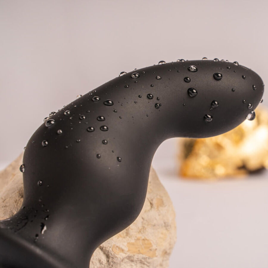 ROCKS-OFF - RO-ZEN RRO ANALPLUG MED VIBRERENDE PENISRING SORT