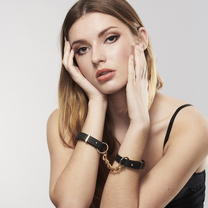 BIJOUX - INDISCRETS MAZE HÅNDJÆNKER SORTE ARMBÅND